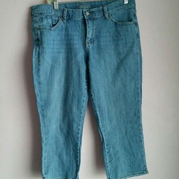 Old Navy Pants - Old navy the flirt capris size 12